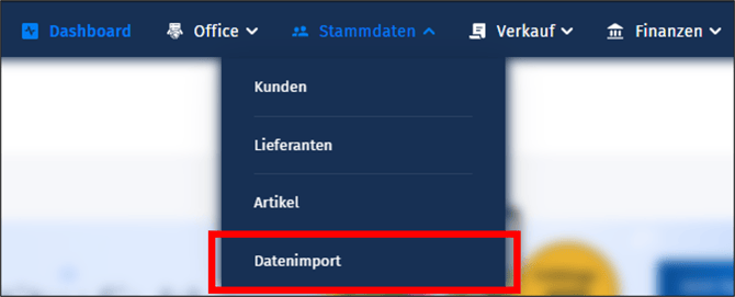 Gezeigt wird der Weg zum Kundenimport über das Stammdatenmenü in orgaMAX